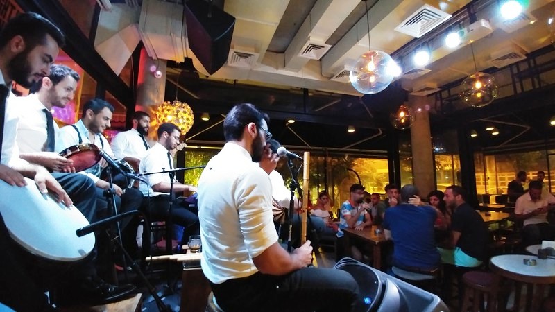Iyam El Lira at Bistrobar Live Hamra 